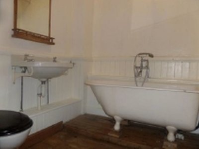 Upstairs Bathroom.jpg