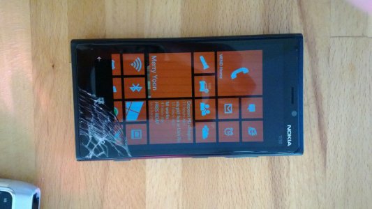 L920Smashed.jpg L920Smashed.jpg