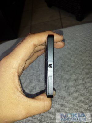 New-Nokia-Lumia-929-Leaked-Photos-Show-the-Phone-s-Internals-406630-5.jpg