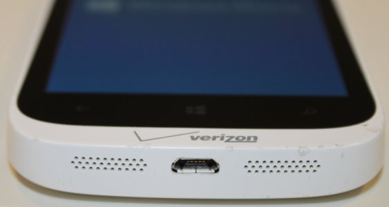 usb port and frame dings.jpg usb port and frame dings.jpg