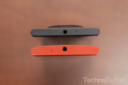 Nokia-Lumia-1020-VS-Lumia-920-Top.jpg