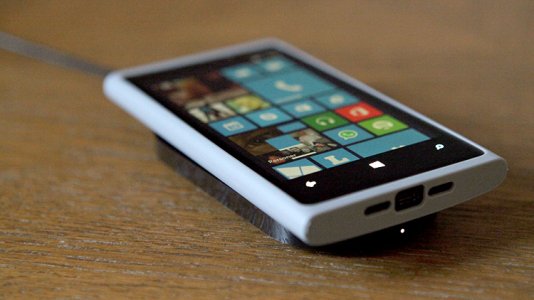 nokia_protective_cover_cc-1043_grey_wireless_charger.jpg