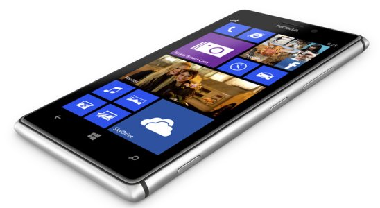 nokia-lumia-925-310813.jpg