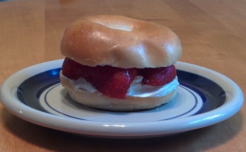 strawberrybagel.jpg