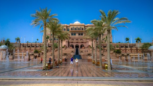 Emirates Palace - Abu Dhabi.jpg