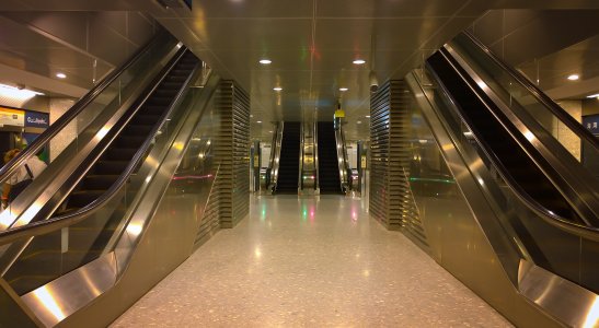 Singapore - Tanjong Pagar Metro station.jpg