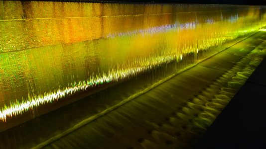 Kuala Lumpur - Water fountain.jpg