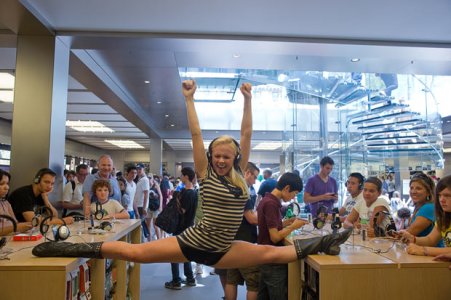 apple-store_1692474i.jpg