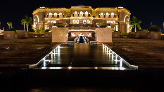 Emirates Palace - Abu Dhabi.jpg