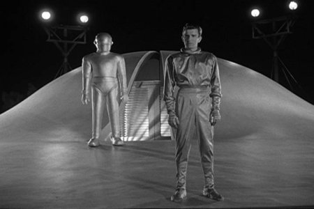 earth-stood-still-klaatu.jpg