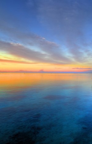 02246_sunsetovermoorea_1920x1080.jpg