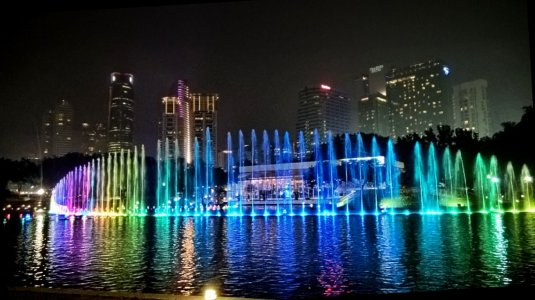 Klcc fountain #4.jpg