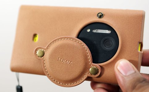 nokia-lumia-1020-leather-case-5.jpg