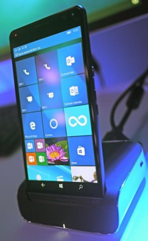 hp_elite_x3_falcon_docked.jpg