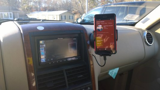 wireless car charger explorer.jpg
