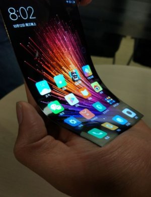 xiaomi-bendable-2.jpg