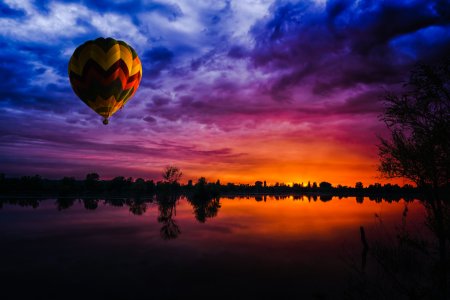 hot_air_ballon_vibrant.jpg