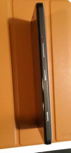 Lumia 950 side.jpg