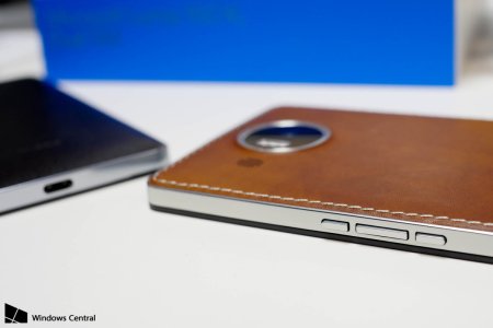 lumia-950-xl-mozo-side_0.jpg
